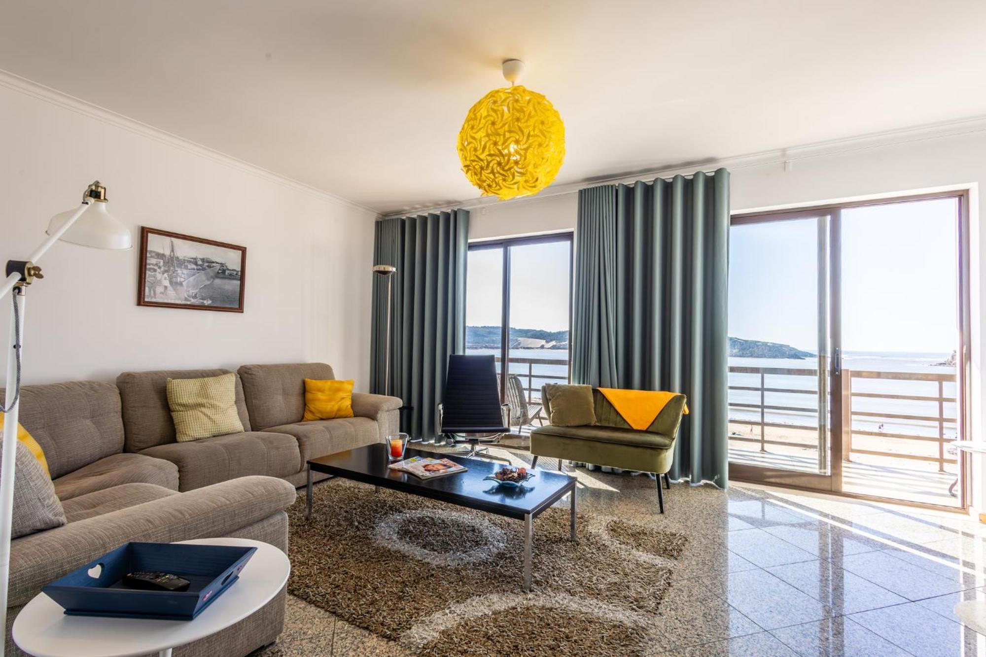 Beachfront 3Bdr Apt On Marginal Boulevard São Martinho do Porto Exterior foto
