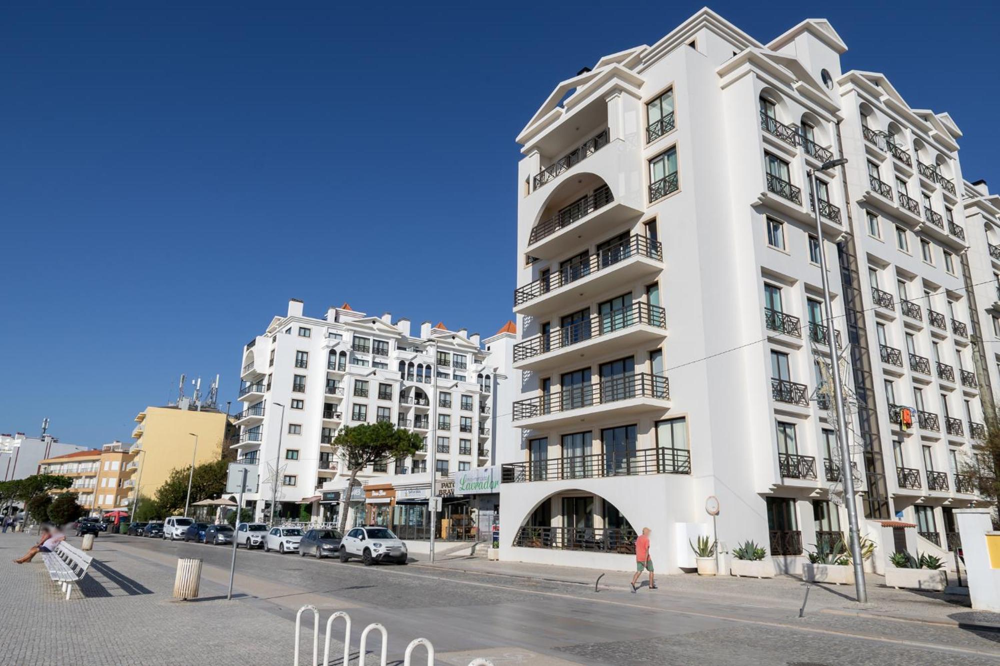 Beachfront 3Bdr Apt On Marginal Boulevard São Martinho do Porto Exterior foto